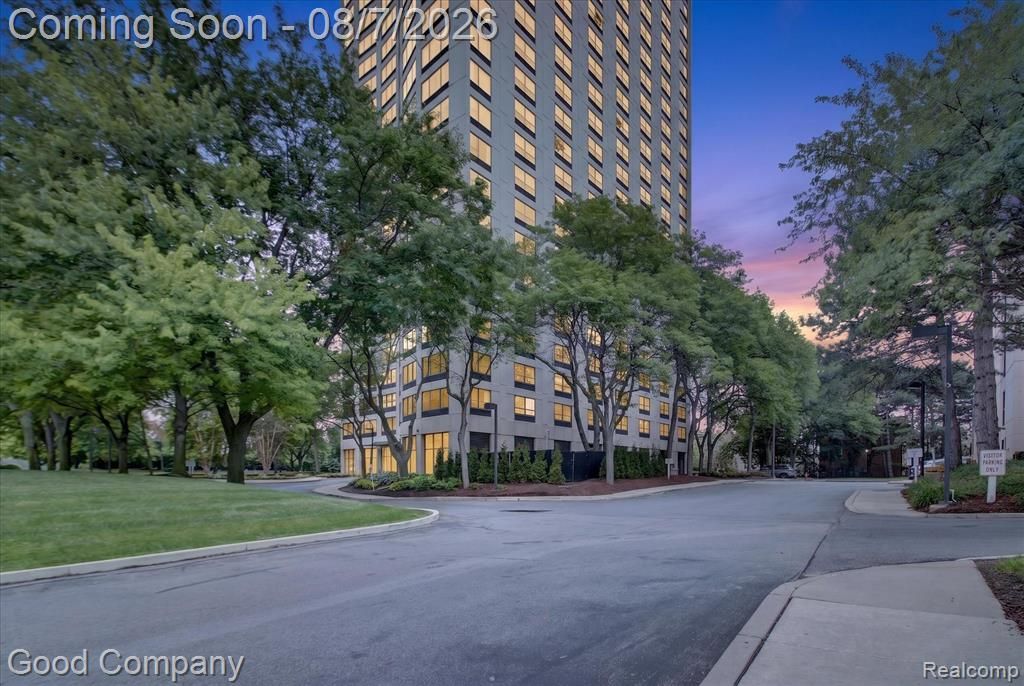 5000 Town Center 1402, Southfield, MI 48075