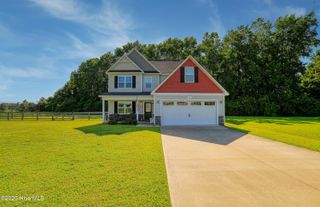 121 Woodwater Drive, Richlands, NC 28574