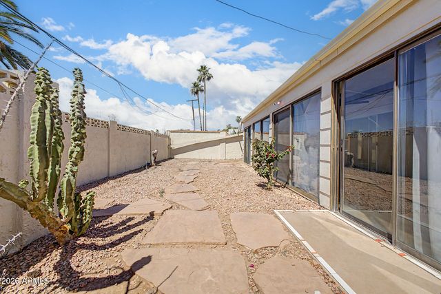 913 E LAGUNA Drive, Tempe, AZ 85282