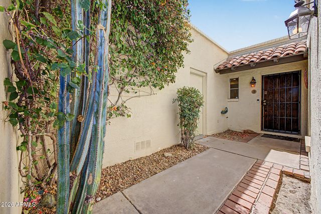 913 E LAGUNA Drive, Tempe, AZ 85282