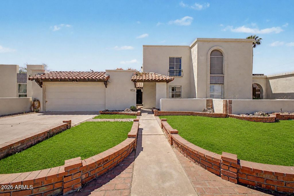 913 E LAGUNA Drive, Tempe, AZ 85282