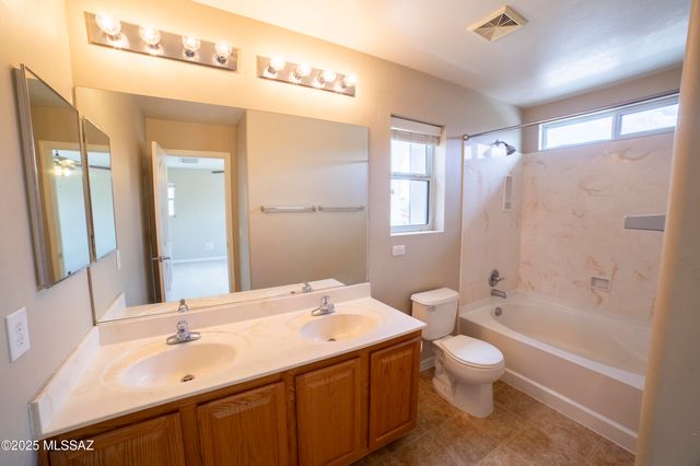 150 W Paseo Celestial, Sahuarita, AZ 85629