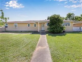 1755 W 10th Street, Freeport, TX 77541