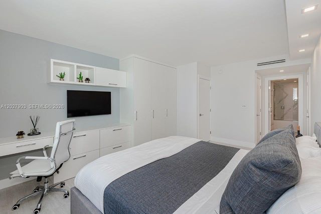 2301 Collins Ave 739, Miami Beach, FL 33139