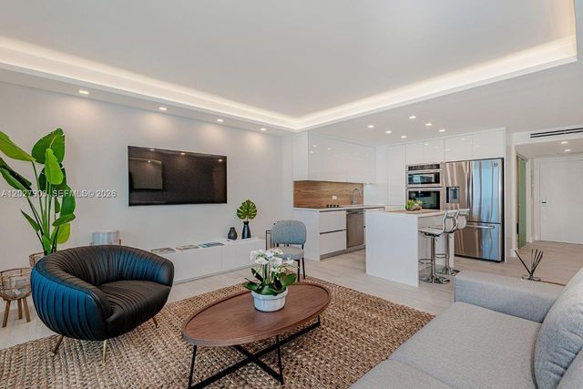 2301 Collins Ave 739, Miami Beach, FL 33139