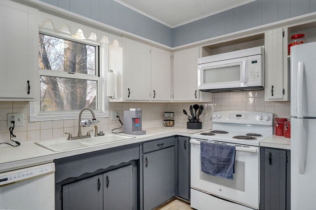 1707 W Glenwood Street, Springfield, MO 65807