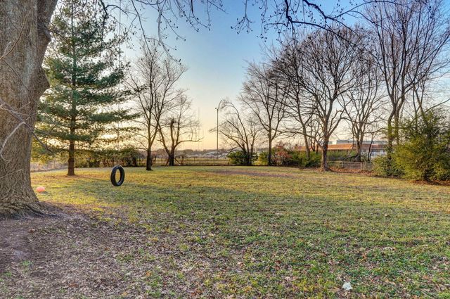 1707 W Glenwood Street, Springfield, MO 65807