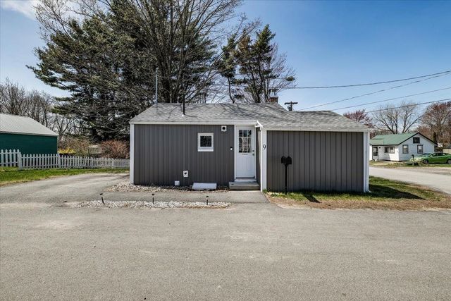 9 Hillcrest Avenue, Pembroke, NH 03275