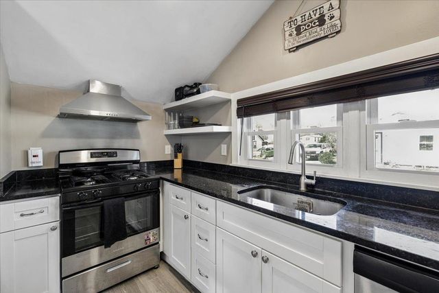 9 Hillcrest Avenue, Pembroke, NH 03275