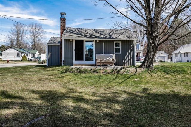 9 Hillcrest Avenue, Pembroke, NH 03275