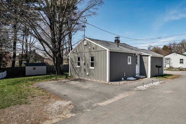 9 Hillcrest Avenue, Pembroke, NH 03275