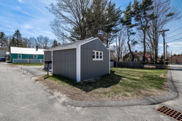 9 Hillcrest Avenue, Pembroke, NH 03275