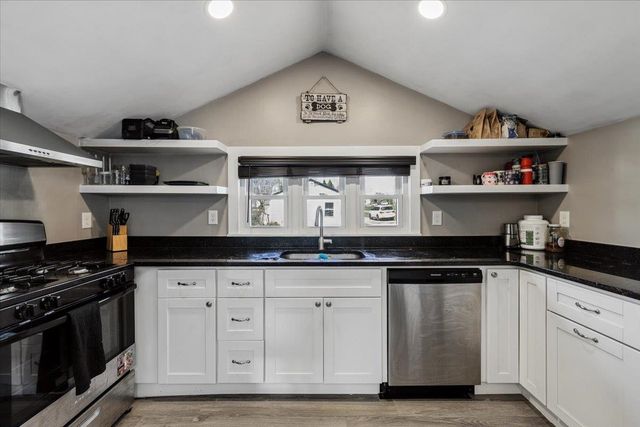 9 Hillcrest Avenue, Pembroke, NH 03275