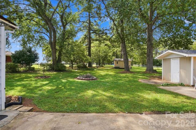 515 Lakewood Drive, Gastonia, NC 28056