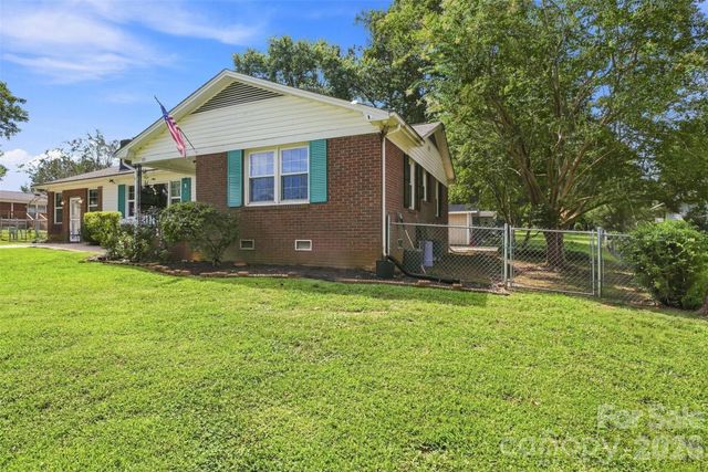 515 Lakewood Drive, Gastonia, NC 28056