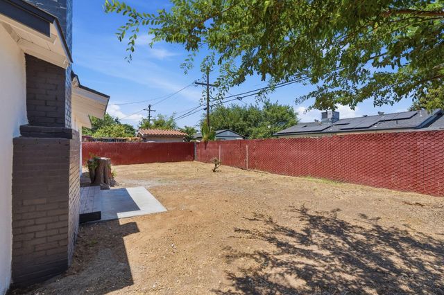 4619 E Dwight Way, Fresno, CA 93702