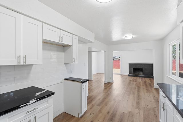 4619 E Dwight Way, Fresno, CA 93702