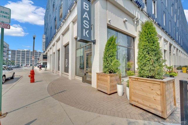2822 John R Street, Detroit, MI 48201