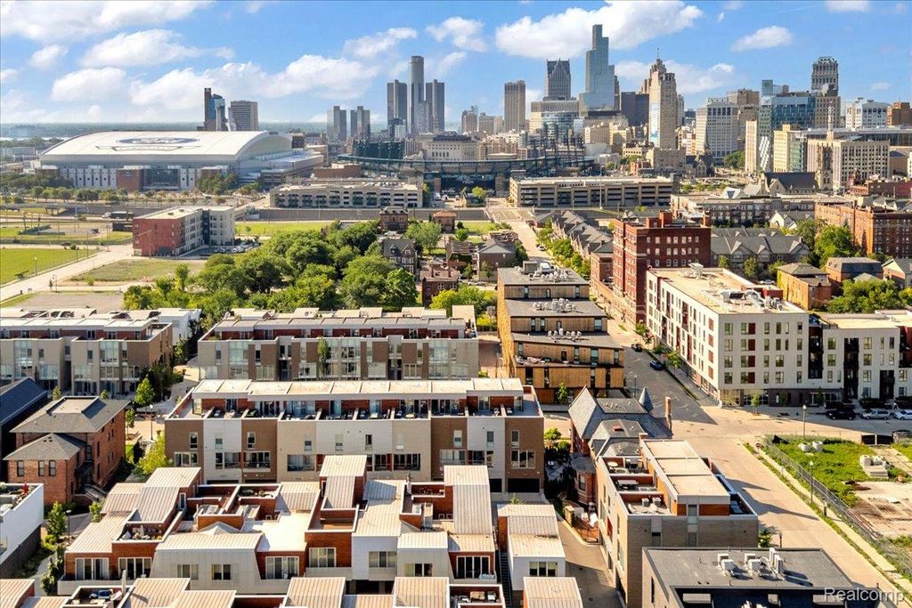 2822 John R Street, Detroit, MI 48201