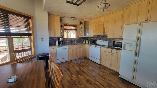 3425 Vaughn View Dr, Pueblo, CO 81005