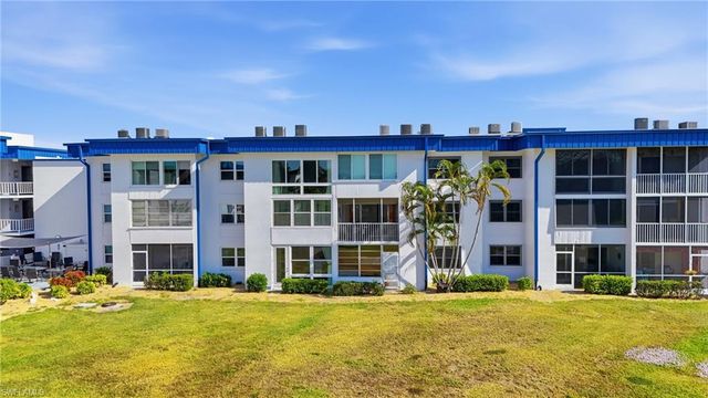 1724 Pine Valley DR # 213, Fort Myers, FL 33907