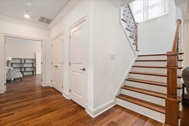 1988 General Warfield Way, Lexington, KY 40505