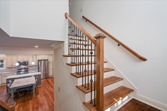 1988 General Warfield Way, Lexington, KY 40505