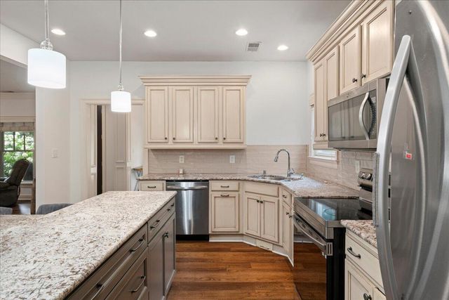 1988 General Warfield Way, Lexington, KY 40505