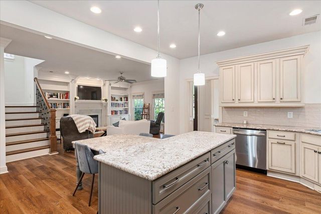 1988 General Warfield Way, Lexington, KY 40505