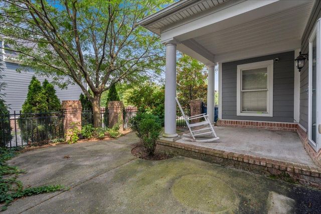 1988 General Warfield Way, Lexington, KY 40505