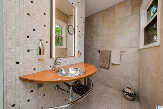 1026 28th Pl S Apt 1, Birmingham, AL 35205