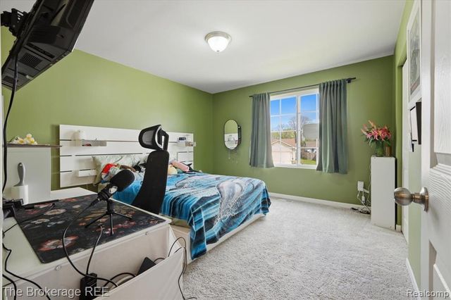 223 Creek Pointe Circle, Durand, MI 48429