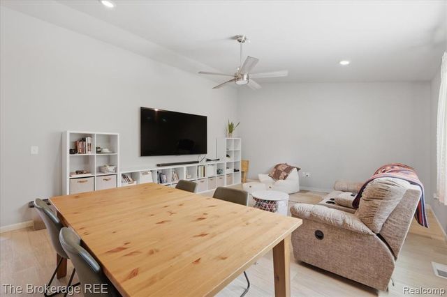 223 Creek Pointe Circle, Durand, MI 48429