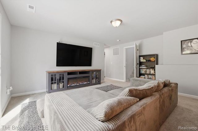 223 Creek Pointe Circle, Durand, MI 48429