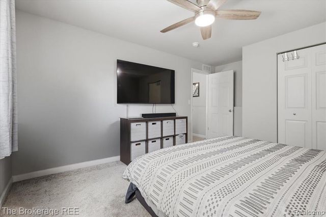 223 Creek Pointe Circle, Durand, MI 48429
