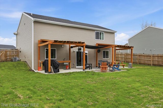 223 Creek Pointe Circle, Durand, MI 48429