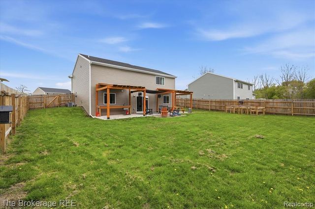223 Creek Pointe Circle, Durand, MI 48429