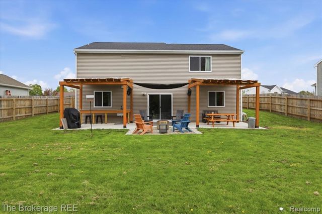223 Creek Pointe Circle, Durand, MI 48429