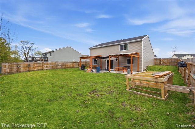223 Creek Pointe Circle, Durand, MI 48429