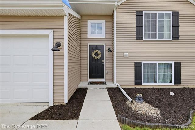 223 Creek Pointe Circle, Durand, MI 48429