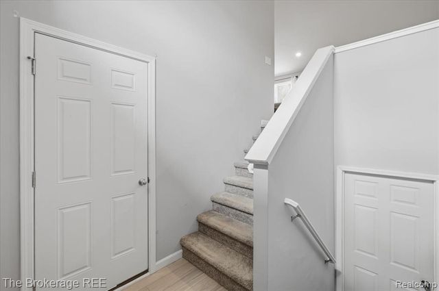 223 Creek Pointe Circle, Durand, MI 48429