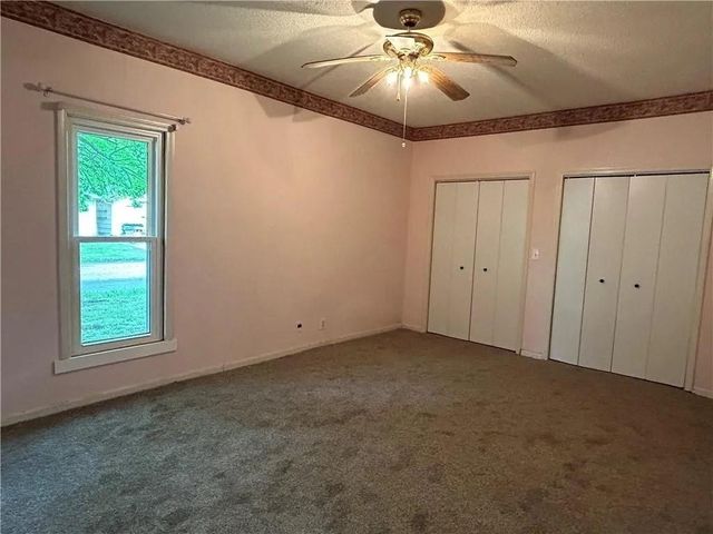 301 E 6th Avenue, Caney, KS 67333