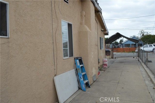 938 S Eastman, Los Angeles, CA 90023