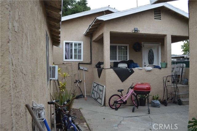 938 S Eastman, Los Angeles, CA 90023
