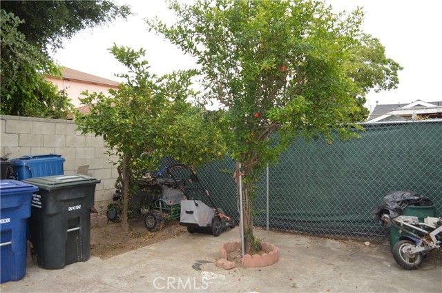 938 S Eastman, Los Angeles, CA 90023
