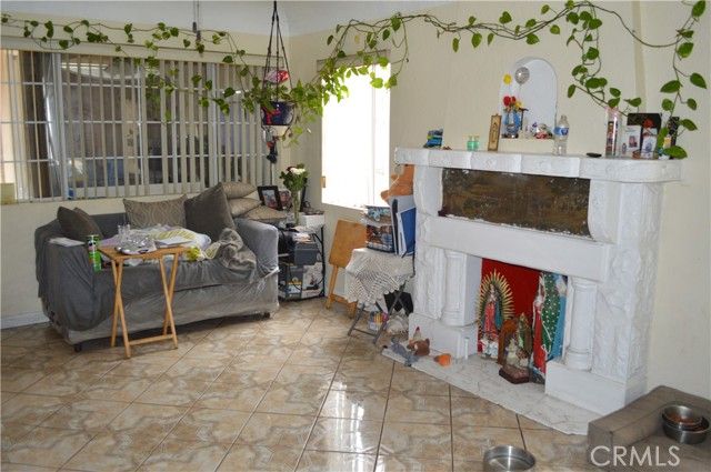 938 S Eastman, Los Angeles, CA 90023