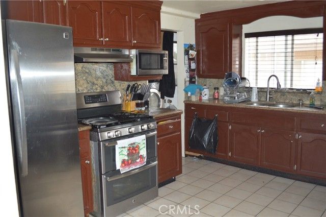 938 S Eastman, Los Angeles, CA 90023