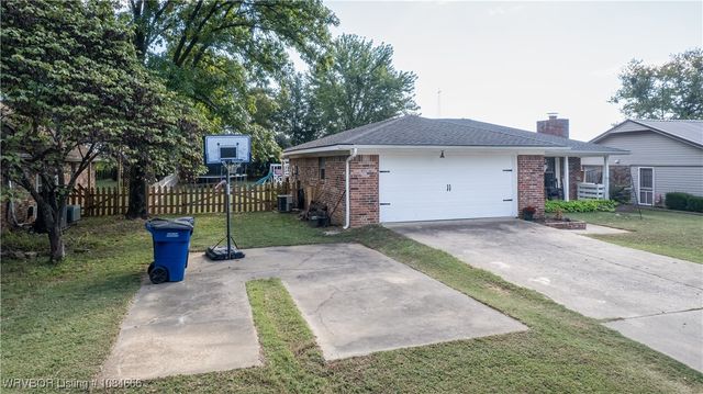 505 Juniper Lane, Muldrow, OK 74948