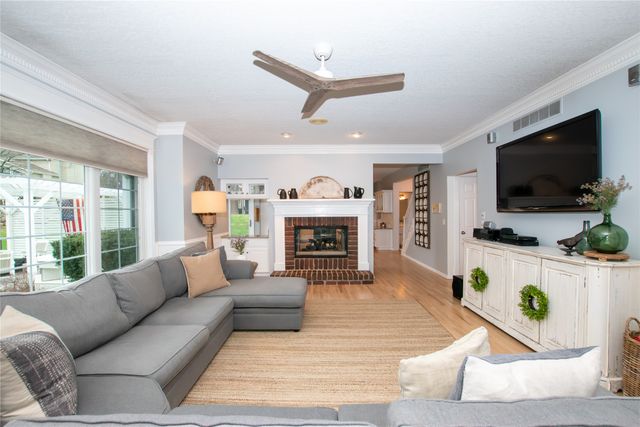 3501 Southern Woods Drive, Des Moines, IA 50321