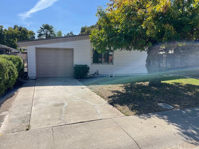 2304 Del Rio Dr, Stockton, CA 95204